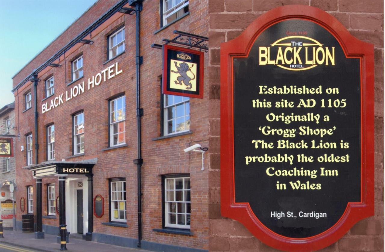 The Black Lion Hotel Cardigan Exteriér fotografie