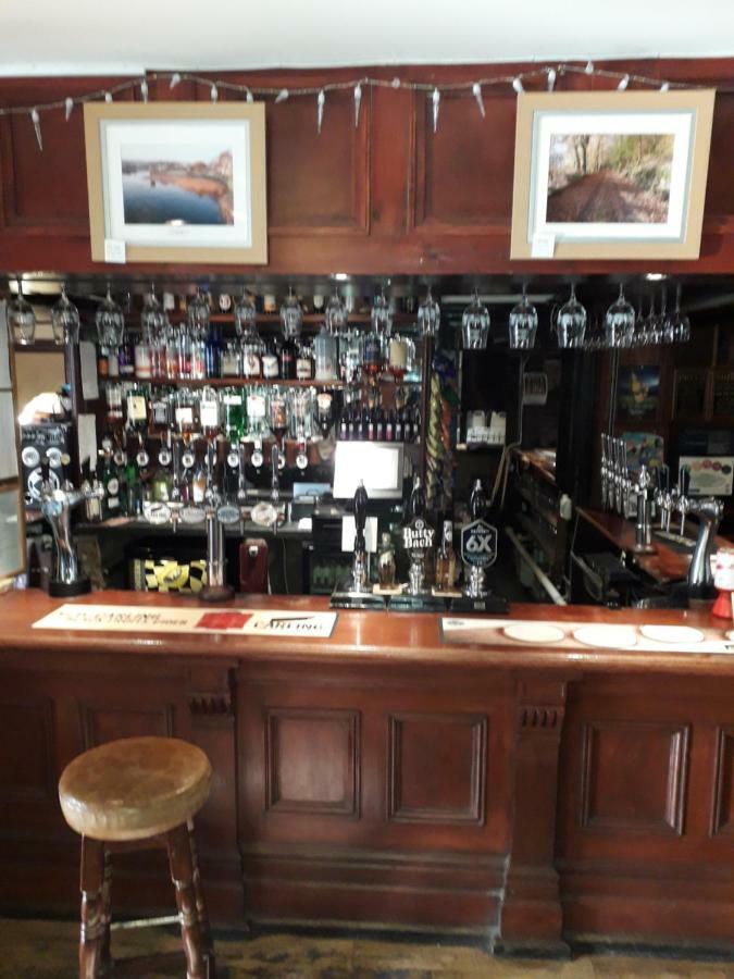 The Black Lion Hotel Cardigan Exteriér fotografie